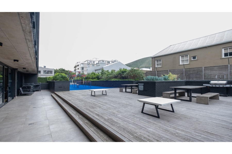 To Let 1 Bedroom Property for Rent in Sea Point Western Cape